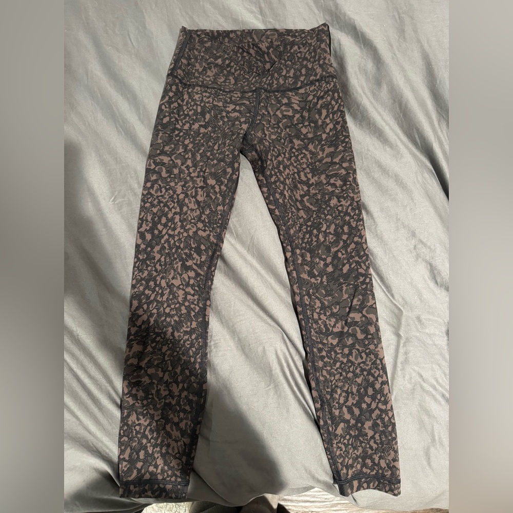 Lululemon black and brown speckled leggings